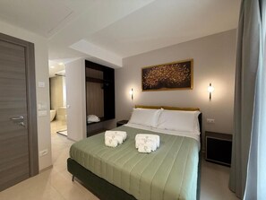 Minibar, desk, blackout drapes, soundproofing - Dimore d'Elite e Spa (Monopoli)