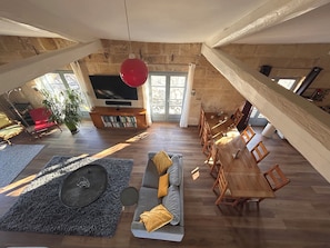 Smart TV - The Loft d'Uzès - a superb apartment with a large rooftop terrace. Full AC! (Uzès)