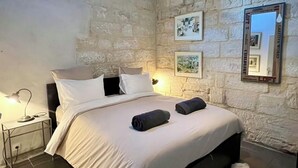 3 室のベッドルーム、アイロン / アイロン台、WiFi (無料)、ベッドシーツ