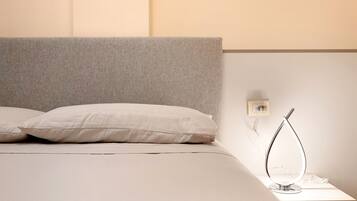 Strykejern/-brett og sengetøy