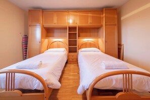 Desk, iron/ironing board, WiFi, bed sheets - Historic Village Escape – Burgo de Osma (El Burgo de Osma)