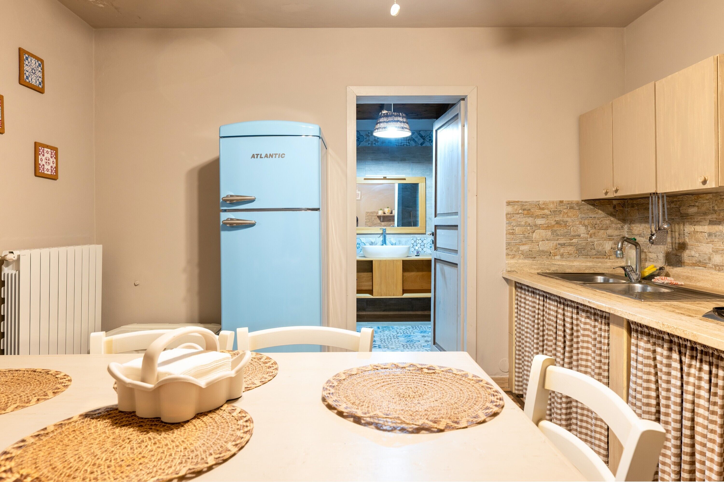 冰箱、炉灶、茶具/咖啡用具、电热水壶