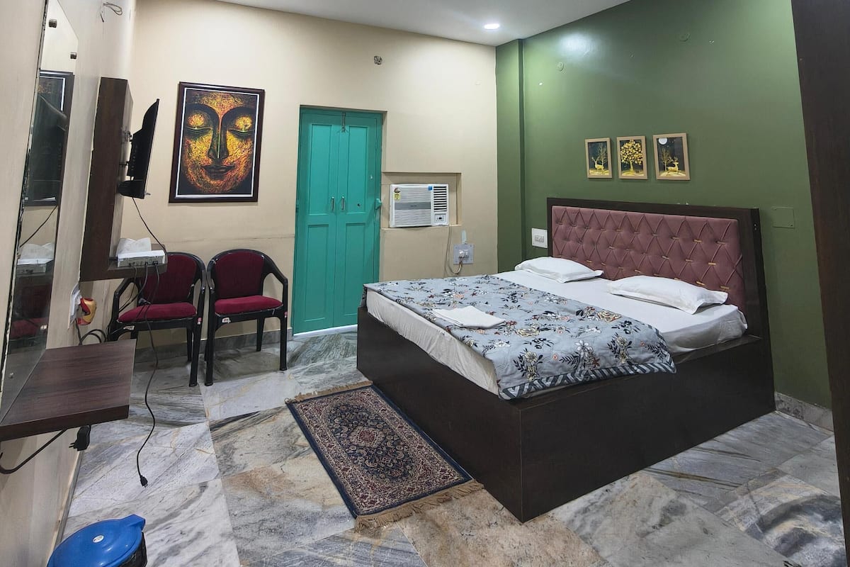 Deluxe-dobbeltværelse - udsigt til have | Skrivebord, arbejdsområde til bærbare computere, gratis Wi-Fi