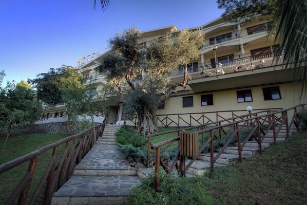 Front of property - Hotel Guardacosta (Cirella)