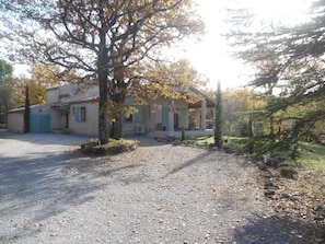 Exterior - House in Céreste in the heart of the Luberon Regional Park. (Céreste-en-Luberon)