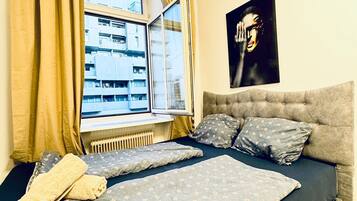 Apartament bàsic | Planxa i posts de planxar