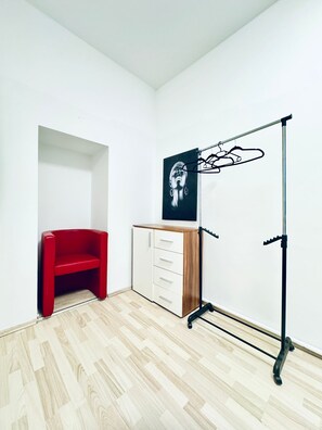 Apartamento básico | Tabla de planchar con plancha