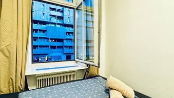 Apartament bàsic | Planxa i posts de planxar