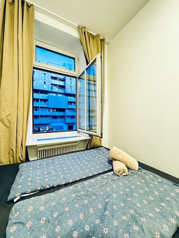 Basic Apartment | Iron/ironing board