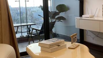 Apartment, Kochnische, Stadtblick | Wohnzimmer