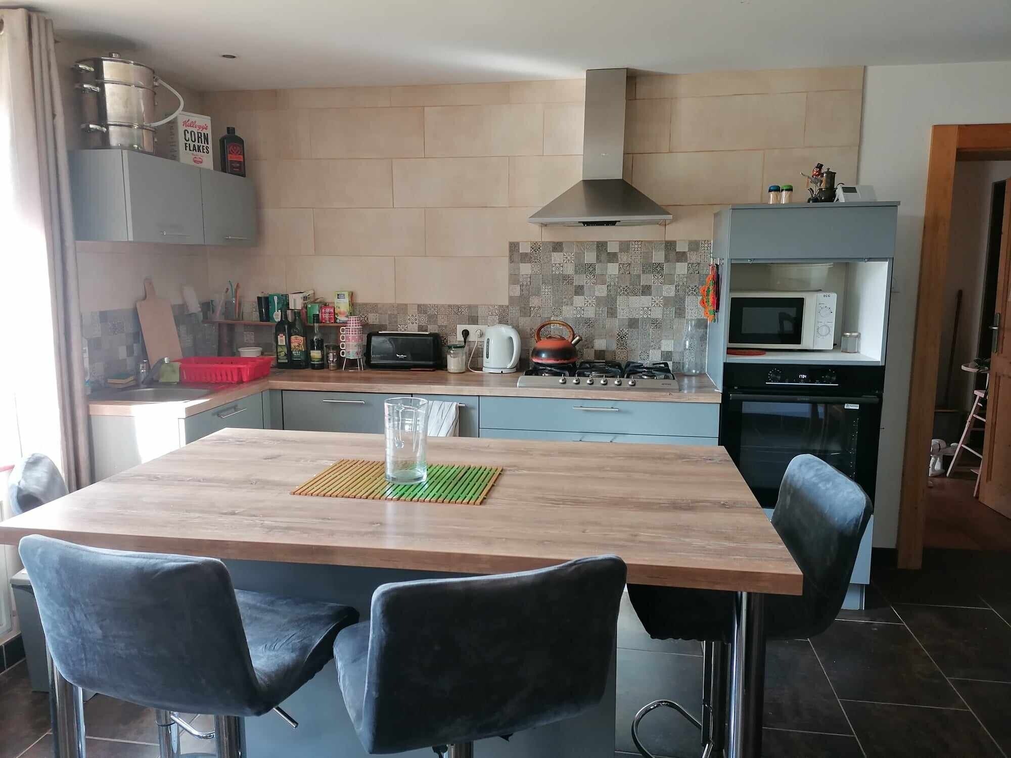 Køleskab, mikrobølgeovn, ovn, kogeplade