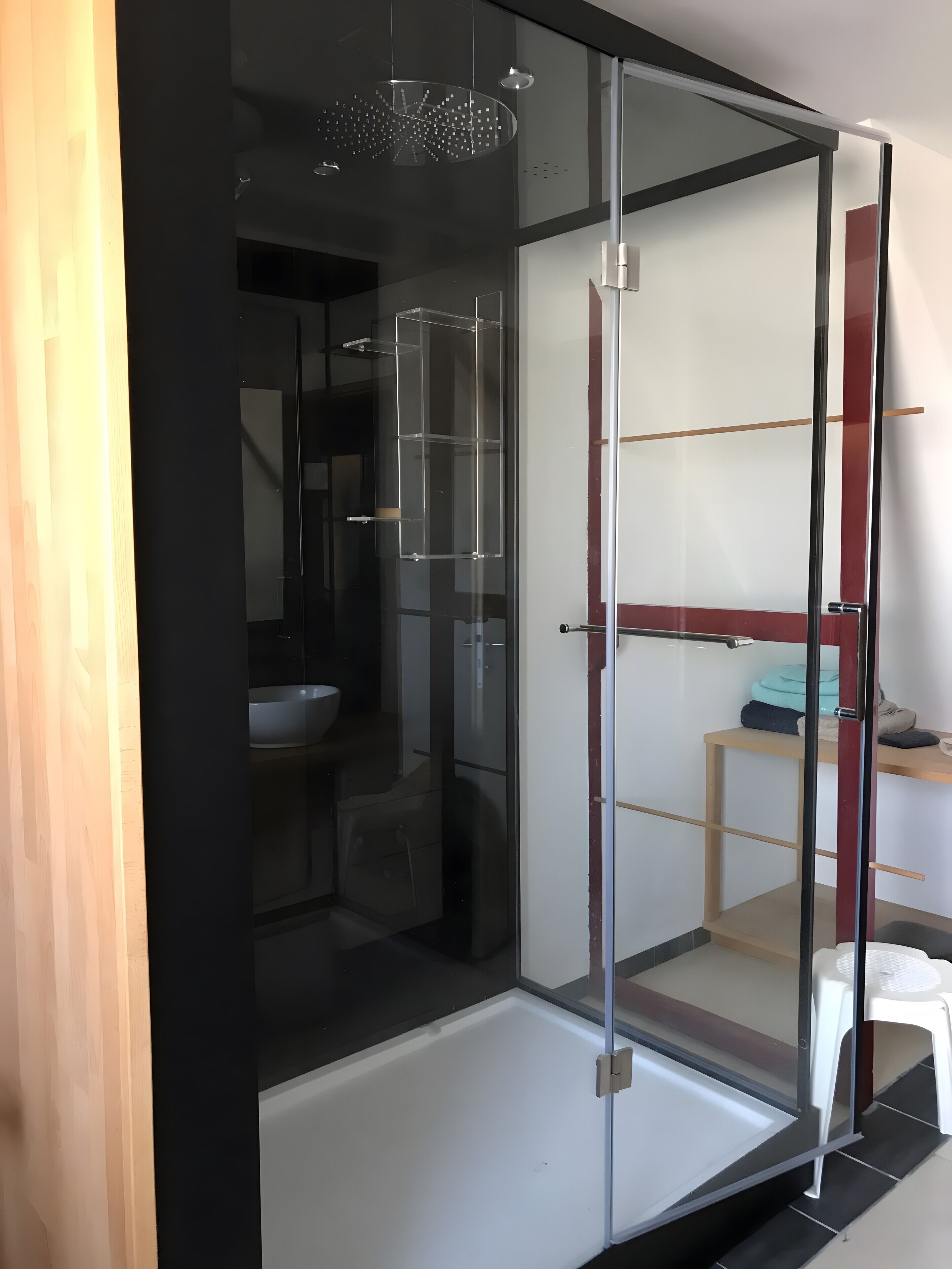 Douche, serviettes fournies