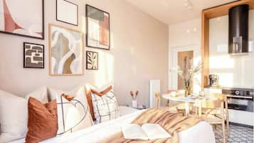 2 bedrooms, iron/ironing board, WiFi, bed sheets
