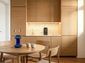 Dining - TurnKey | Antonin Dvorak Studio XIV (Praha 2)
