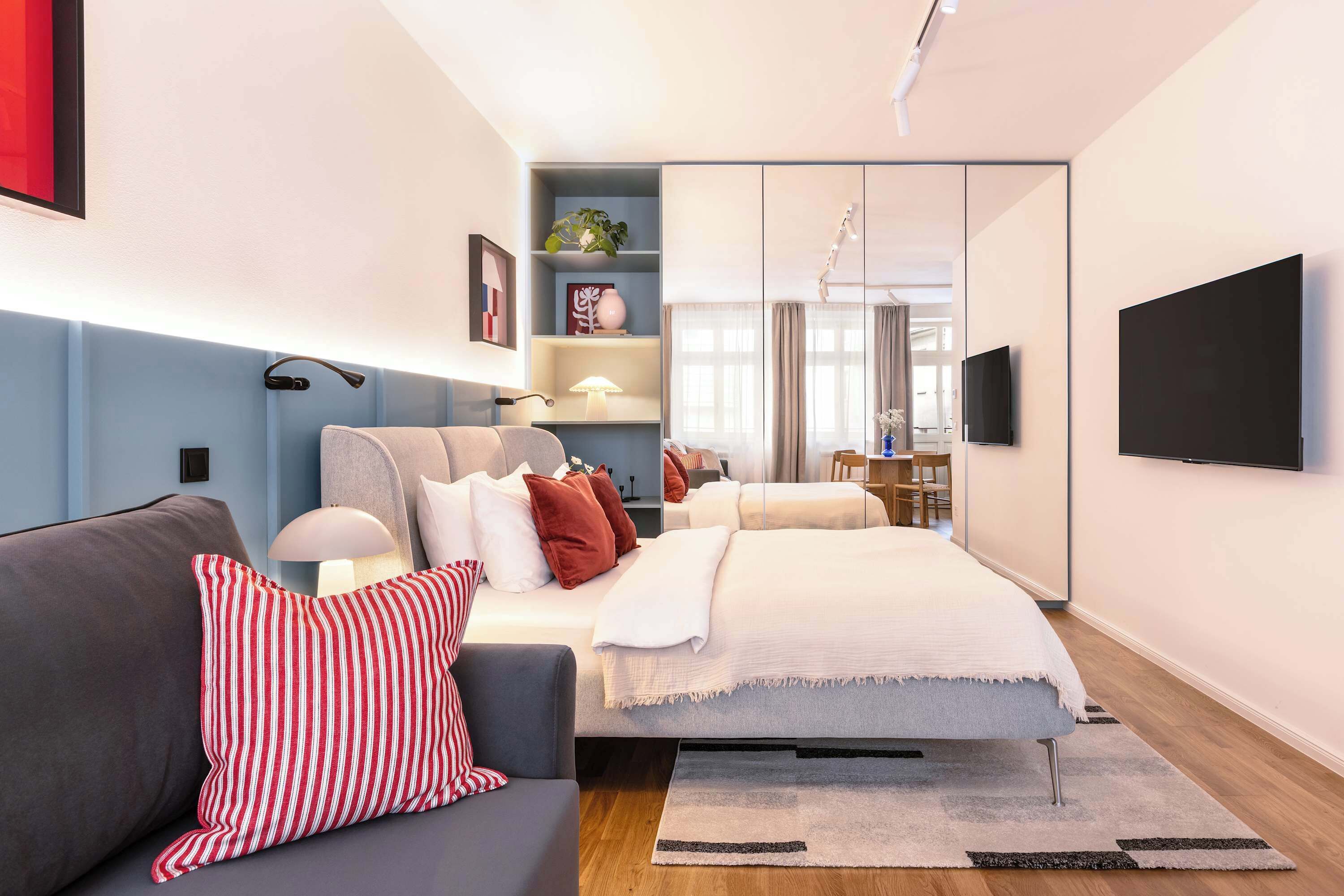 Iron/ironing board, WiFi, bed sheets