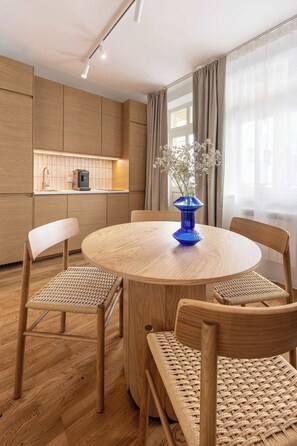 Dining - TurnKey | Antonin Dvorak Studio XIV (Praha 2)