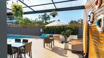 5 kolam renang terbuka