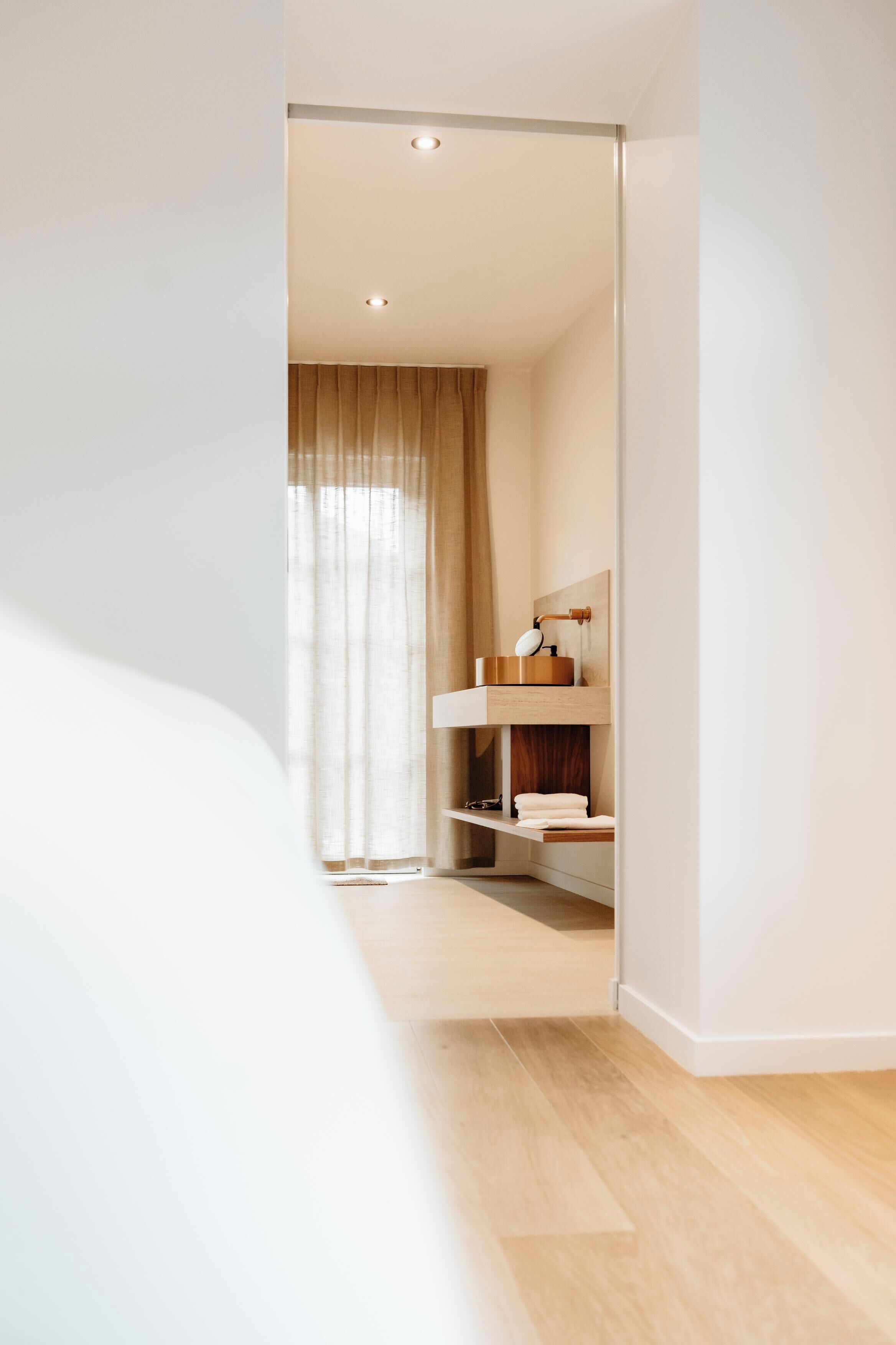 Minibar, coffres-forts dans les chambres, bureau, chambres insonorisées