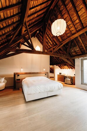 Family Room, Garden View | Minibar, in-room safe, desk, soundproofing - Alfred Hotel & Gastro Bar (Marche-en-Famenne)