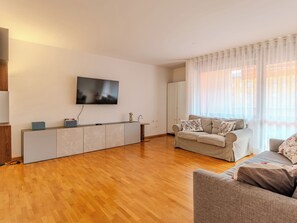 TV - Centro Piave by Interhome (Trento)