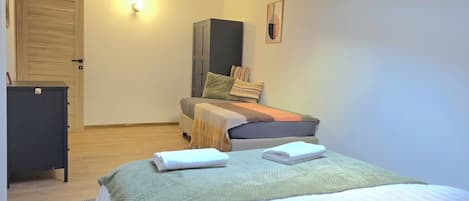 2 chambres, fer et planche Ă repasser, accĂšs au Wi-Fi (inclus)