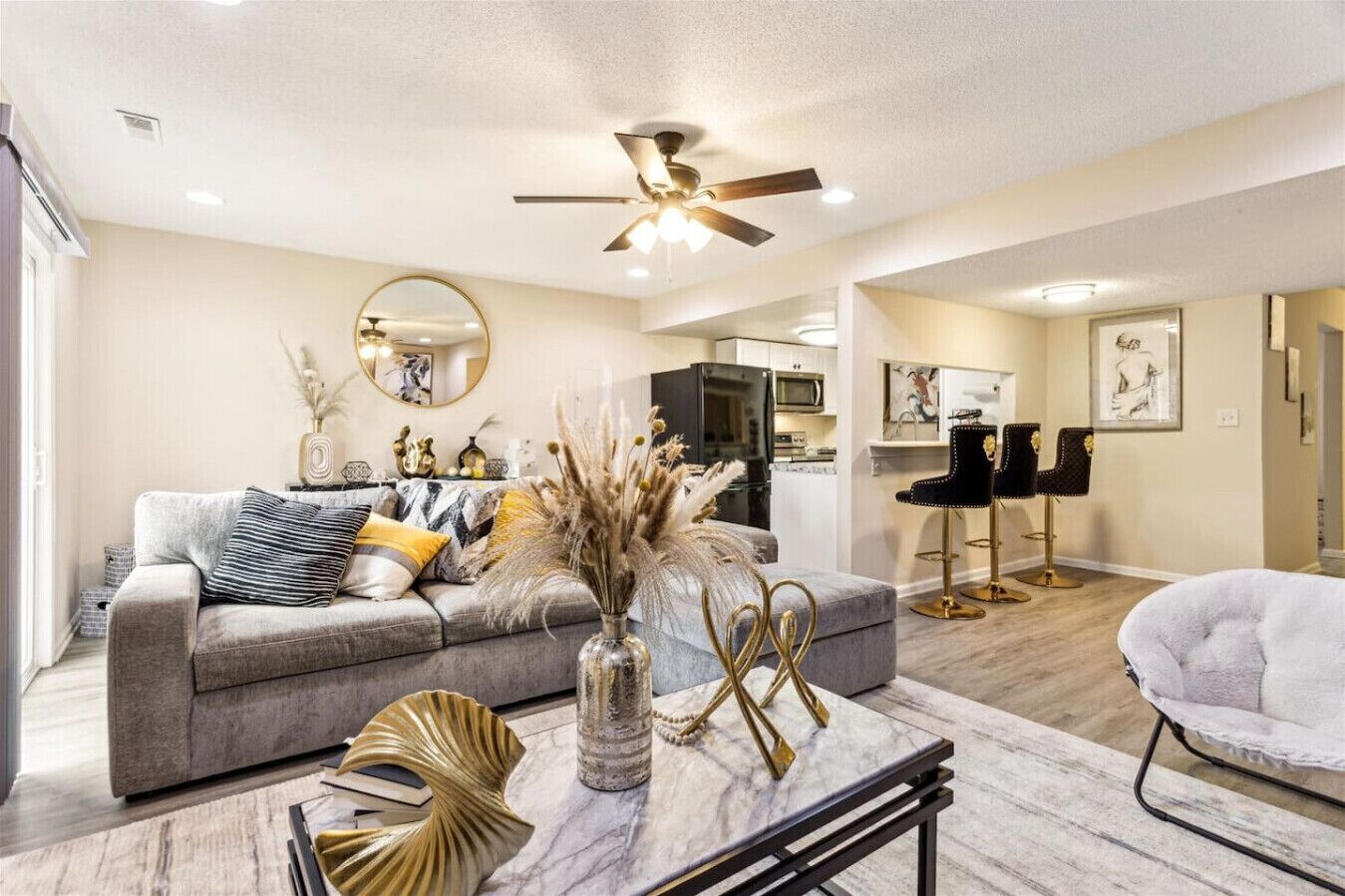 Télévision, chaîne hi-fi