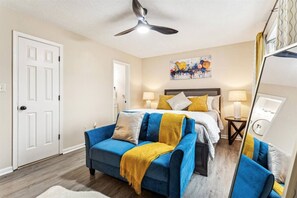 Desk, WiFi, bed sheets