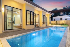 2 piscines extérieures