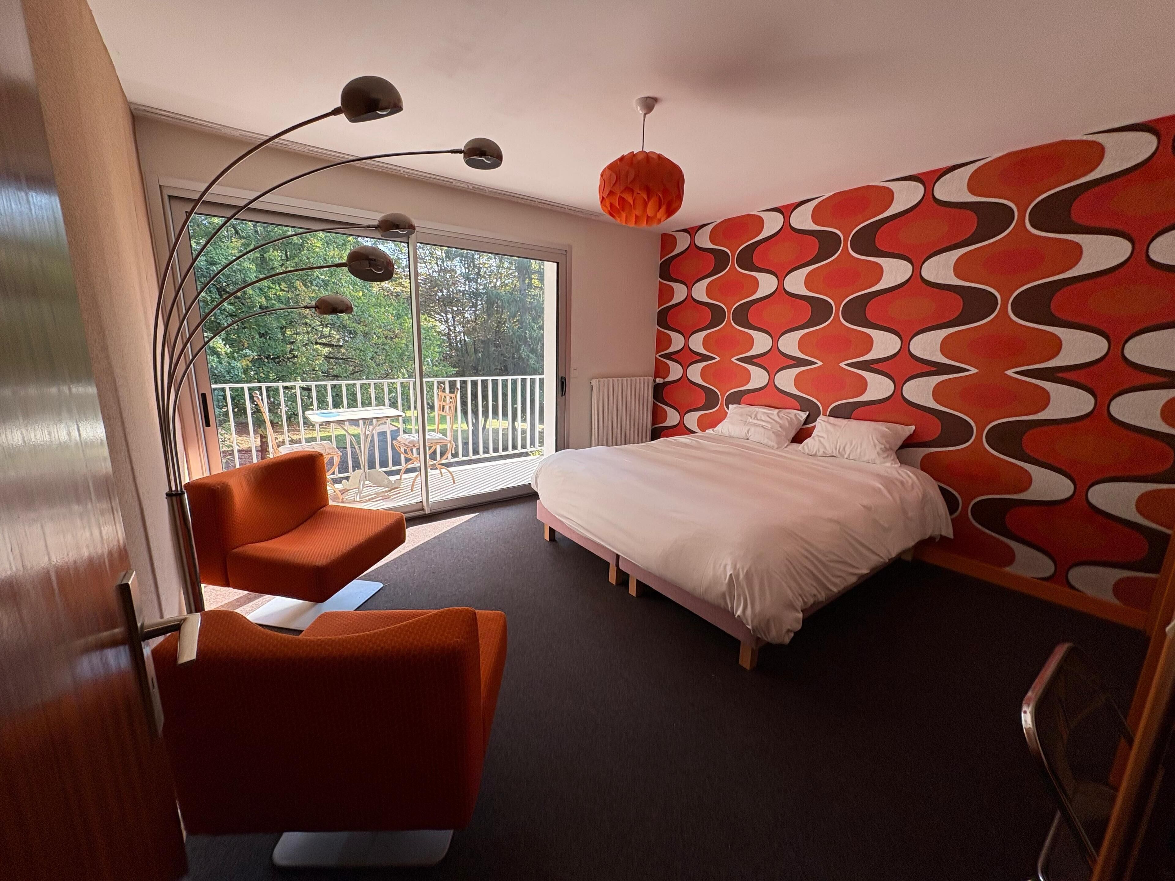 Comfort-sviitti, parveke, näköala puistoon | Työpöytä, kannettavalle tietokoneelle sopiva työtila, ilmainen Wi-Fi