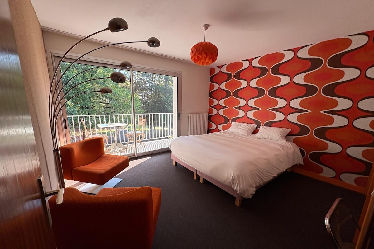 Comfort Suite, Balcony, Park View | Desk, laptop workspace, free WiFi