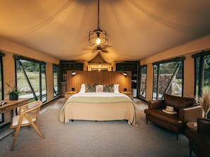 Hideout Luxury Tent | Décor unique, ameublement unique, bureau