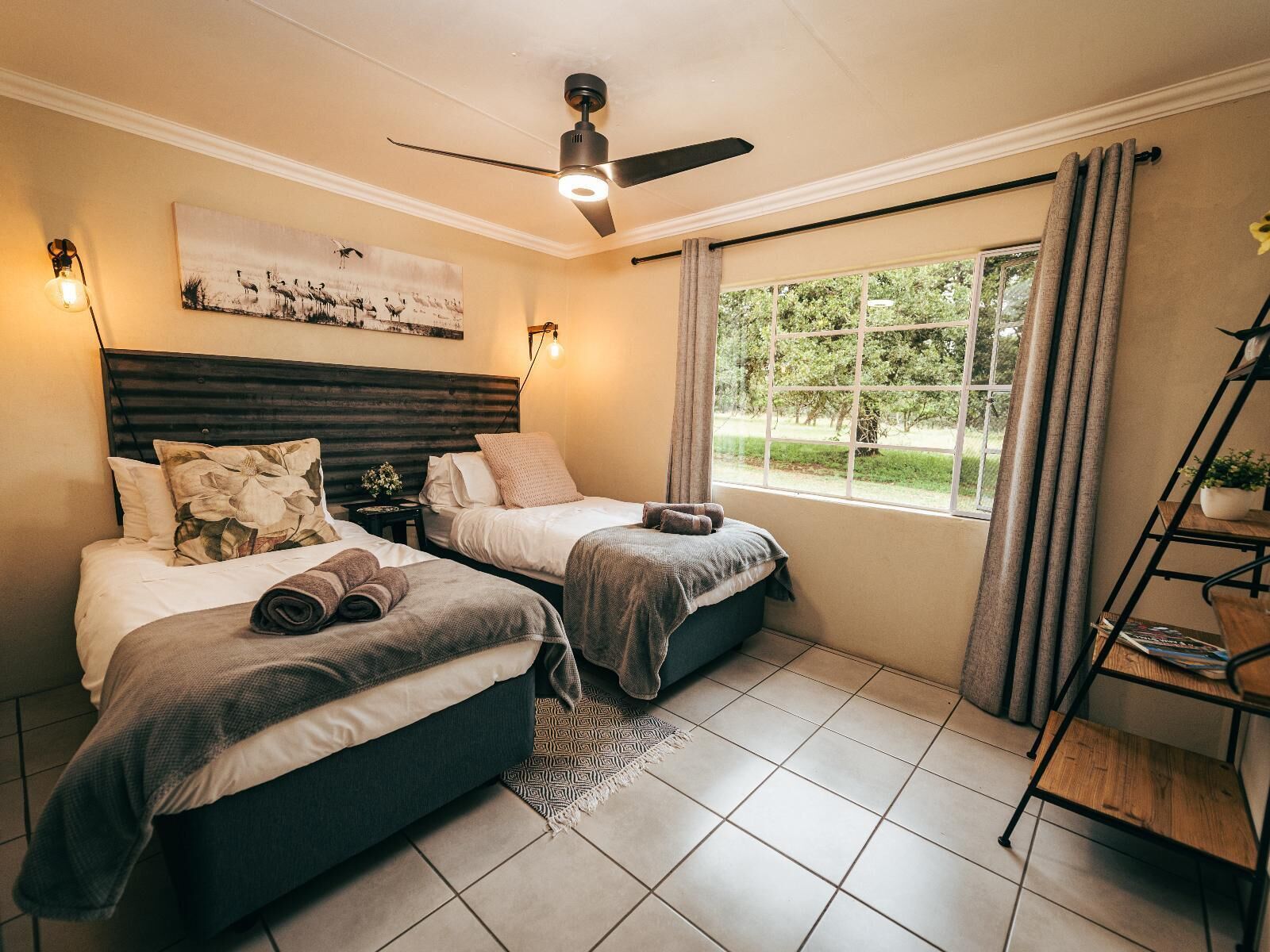 The Shed - No3 | Dihias secara berasingan, dilengkapkan perabot secara berasingan, meja 