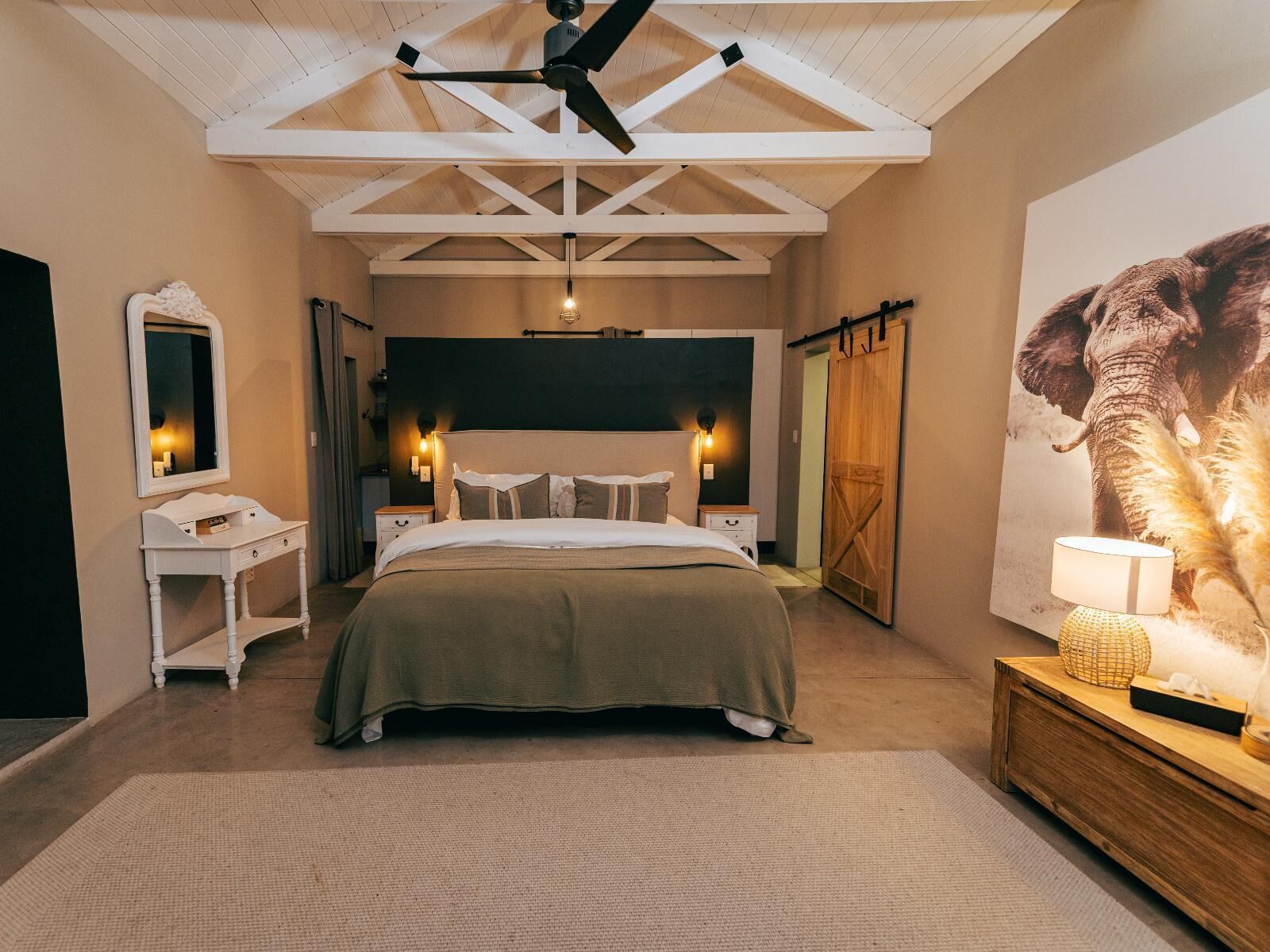 Summer hill | Dihias secara berasingan, dilengkapkan perabot secara berasingan, meja 