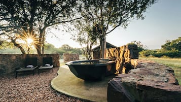 Luxury Tent | Private spa tub