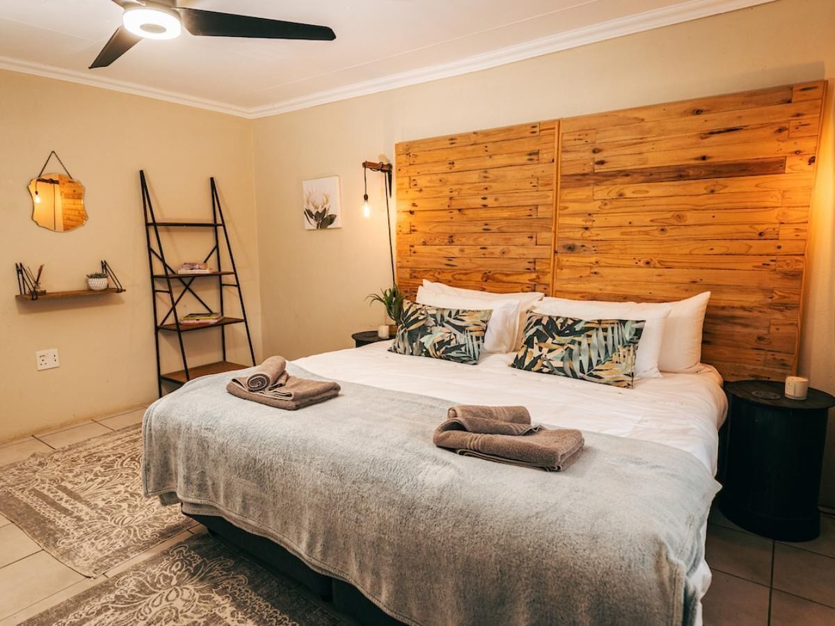 The Shed - No2 | Dihias secara berasingan, dilengkapkan perabot secara berasingan, meja 