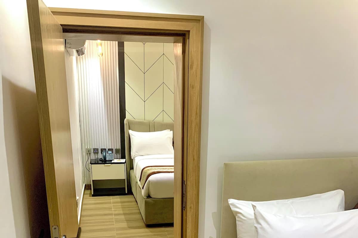 Family Suite | Individually decorated, individually furnished, desk, laptop workspace