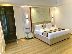 Deluxe Room | Individually decorated, individually furnished, desk, laptop workspace - Cathelea Convention and Suites (Benin City)