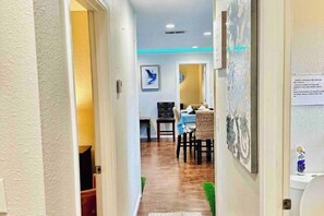 Room - Xlnc Exotic Home Sunnyside by sdstay (San Diego)