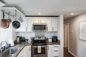 Room - Xlnc Exotic Home Sunnyside by sdstay (San Diego)