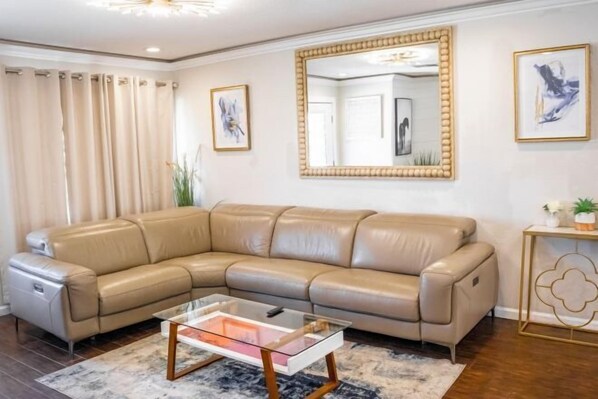 Room - Xlnc Exotic Home Sunnyside by sdstay (San Diego)