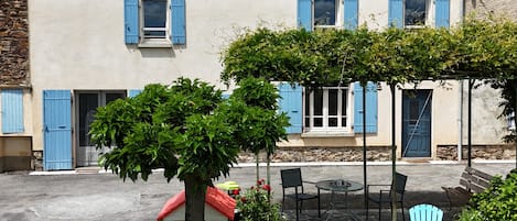 屋外ダイニングエリア