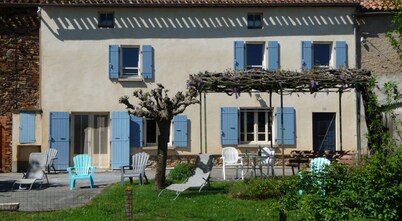 Gite for 10 People Near Tarn Valley in the Monts d'Alban