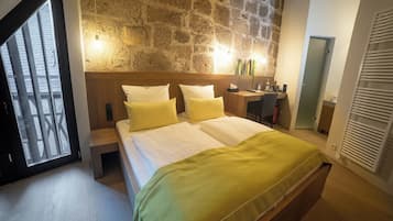 Double Room, City View | Desk, free WiFi, bed sheets