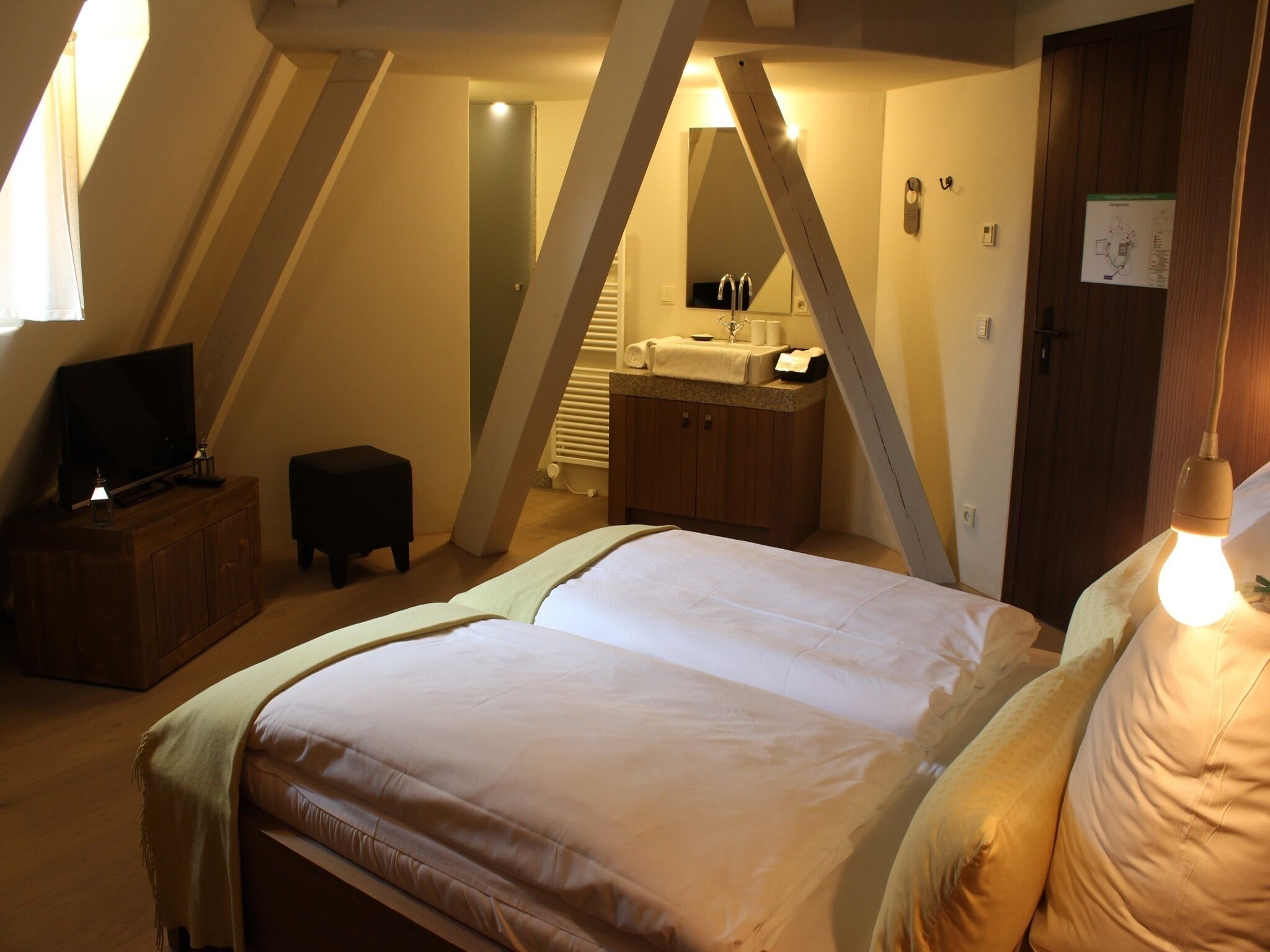 Desk, free WiFi, bed sheets