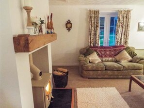 Living area - Tyddyn Gyrfa Cottage (Cemaes Bay)