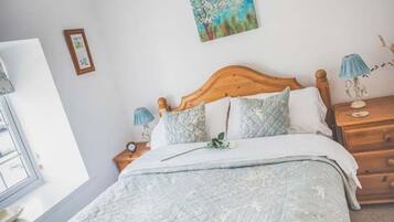 3 bedrooms, individually decorated, individually furnished, free WiFi