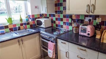 Cookware/dishes/utensils