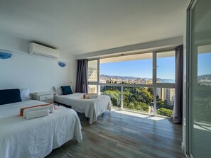 Iron/ironing board, free WiFi, bed sheets - Skol 925. Duplex Apartment With Amazing Views to the Marbella Port (Marbella)