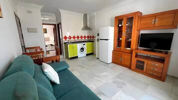 Comfort Apartment, Balcony, Sea View | Private kitchen