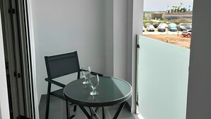 Appartement Confort, balcon, vue mer | Vue de la chambre